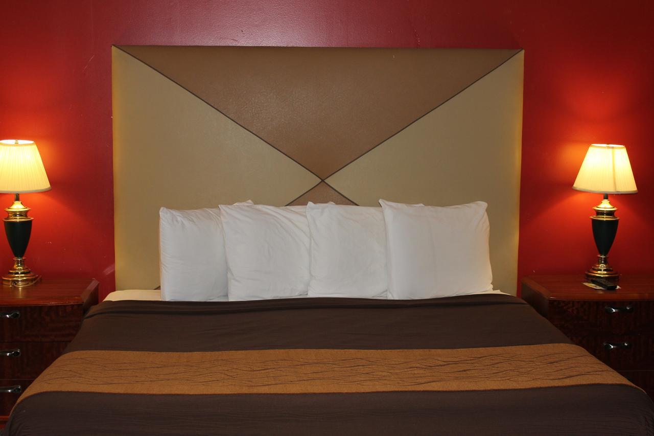 Econo Lodge Oskaloosa Esterno foto