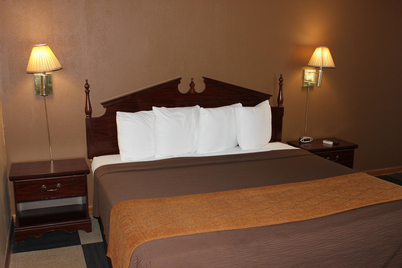 Econo Lodge Oskaloosa Esterno foto