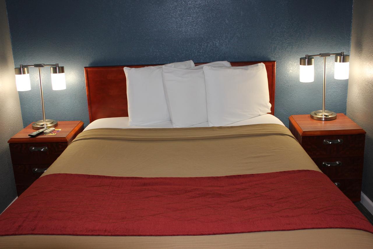 Econo Lodge Oskaloosa Esterno foto
