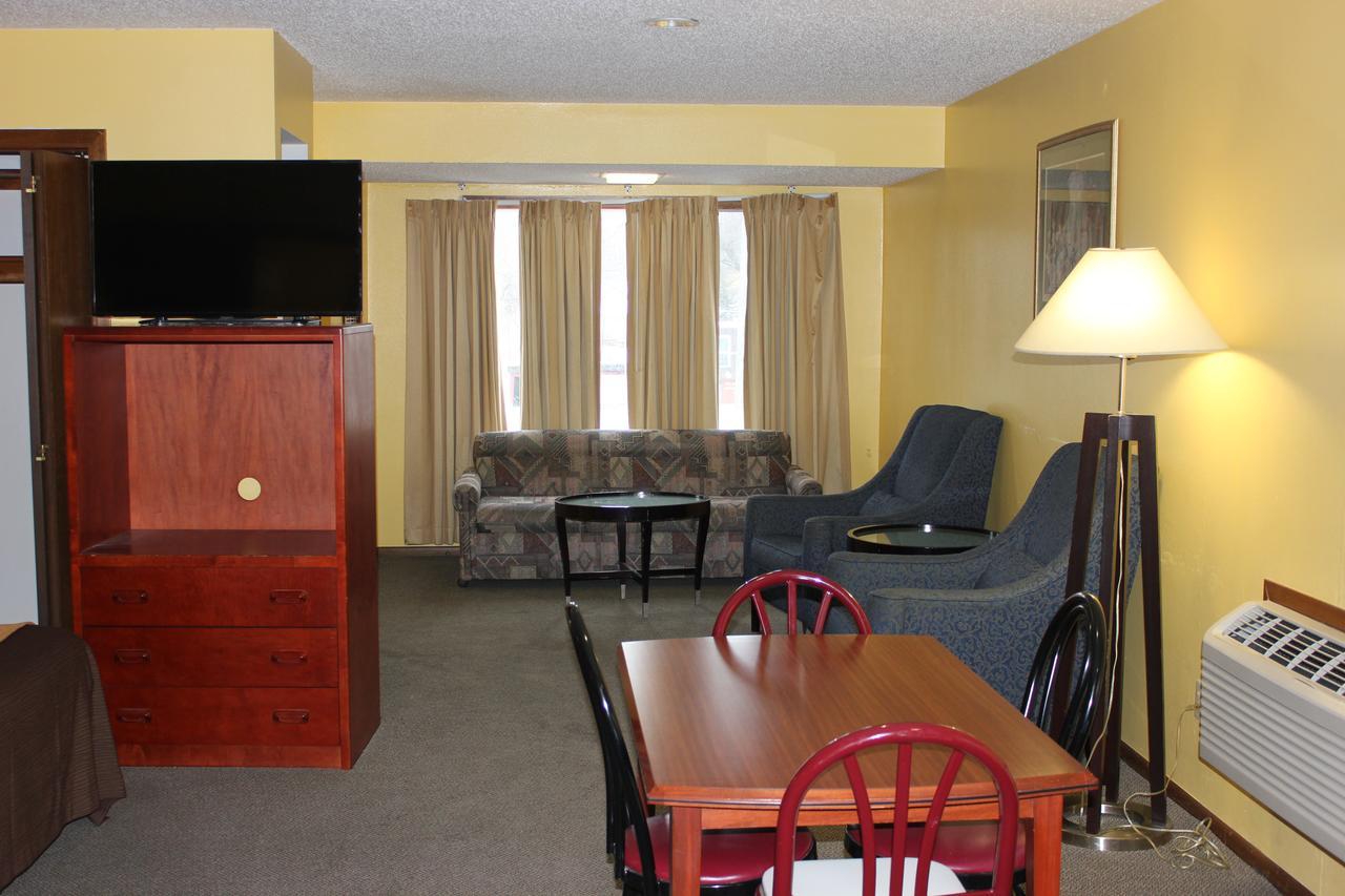 Econo Lodge Oskaloosa Esterno foto